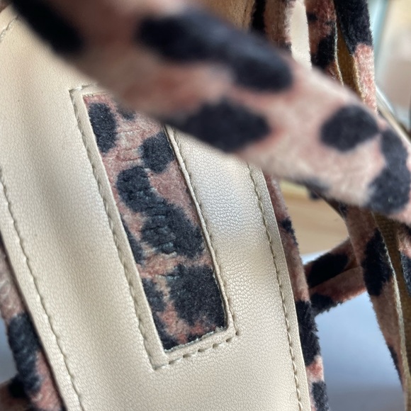 Cheetah print strapy heels - Picture 7 of 8